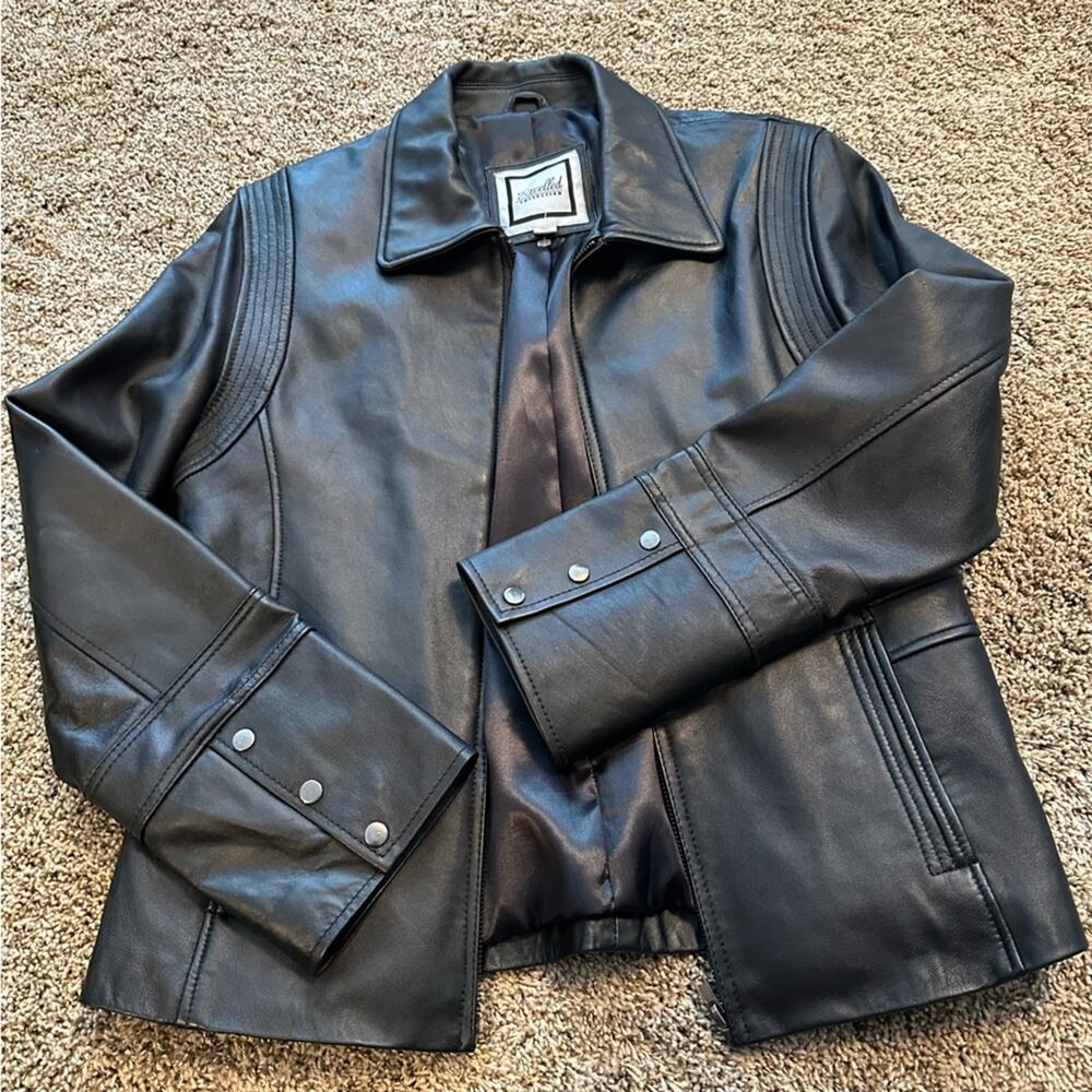 Black leather jacket, EUC, size medium - Picture 2 of 11